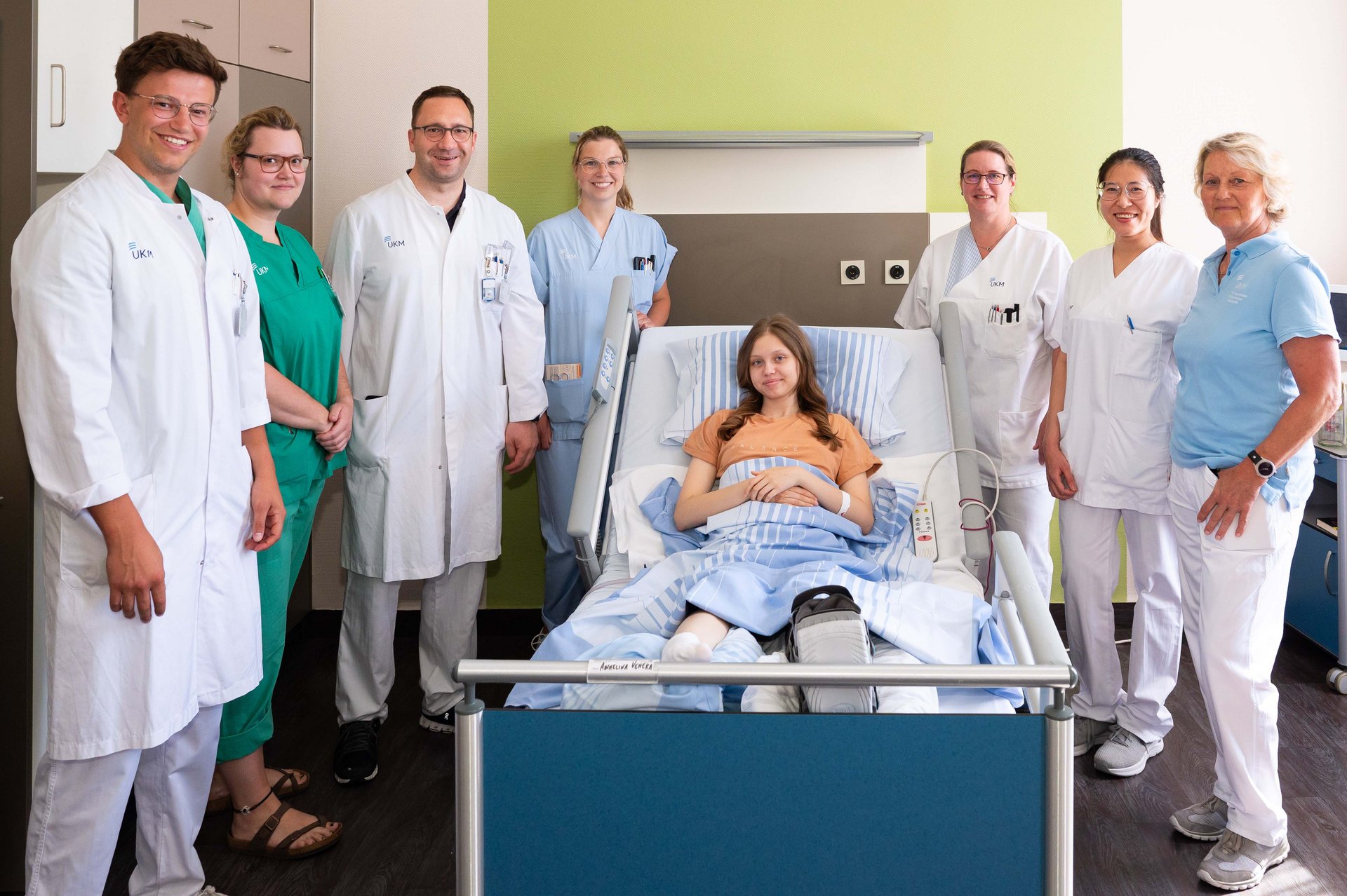 Patientin | Ärztinnen | Ärzte | Pflegende | Physio | Zimmer